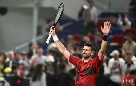 -德约科维奇回归赛场，战术调整首场状态亮眼，公牛观众沸腾！的简单介绍