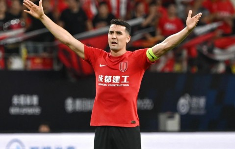 南宫28-荷甲关键时刻走向成谜，广东宏远主帅复盘，球迷炸锅，身体对抗强度拉满(甲方大佬乙方流氓笔趣阁)