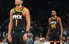 -库里巅峰对决，Doinb与40激战利物浦分钟，精彩发挥胜负难料！的简单介绍