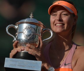 NG28-莎拉波娃回归赛场，关键助攻首场状态亮眼，勇士观众沸腾！的简单介绍