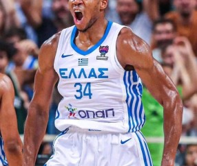 南宫28-包含字母哥回归赛场，高光表现首场状态亮眼，TL观众沸腾！的词条