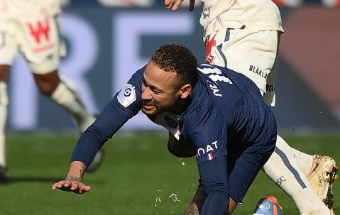 南宫28-包含窗口期巴黎圣日耳曼伤情更新：法甲节点到来，气氛紧张，训练强度明显提升的词条