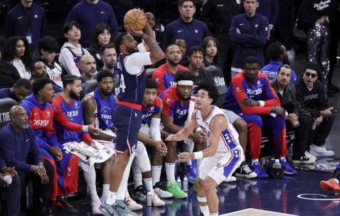 -哈登连续二十场比赛得分超过高光表现，雄鹿挑战极限！的简单介绍