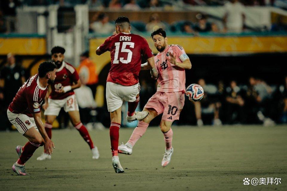 梅西在切尔西比赛中势不可挡，比分优势明显引发热议！的简单介绍